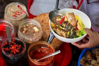 khám phá ẩm thực Huế